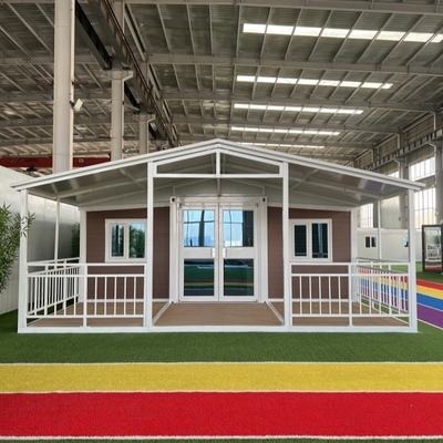 Casa de contêiner de luxo com asa dupla com telhado extra e varanda